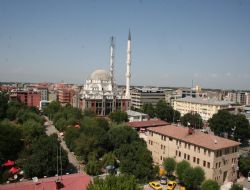 Minaresi Ermenistan’dan görünecek